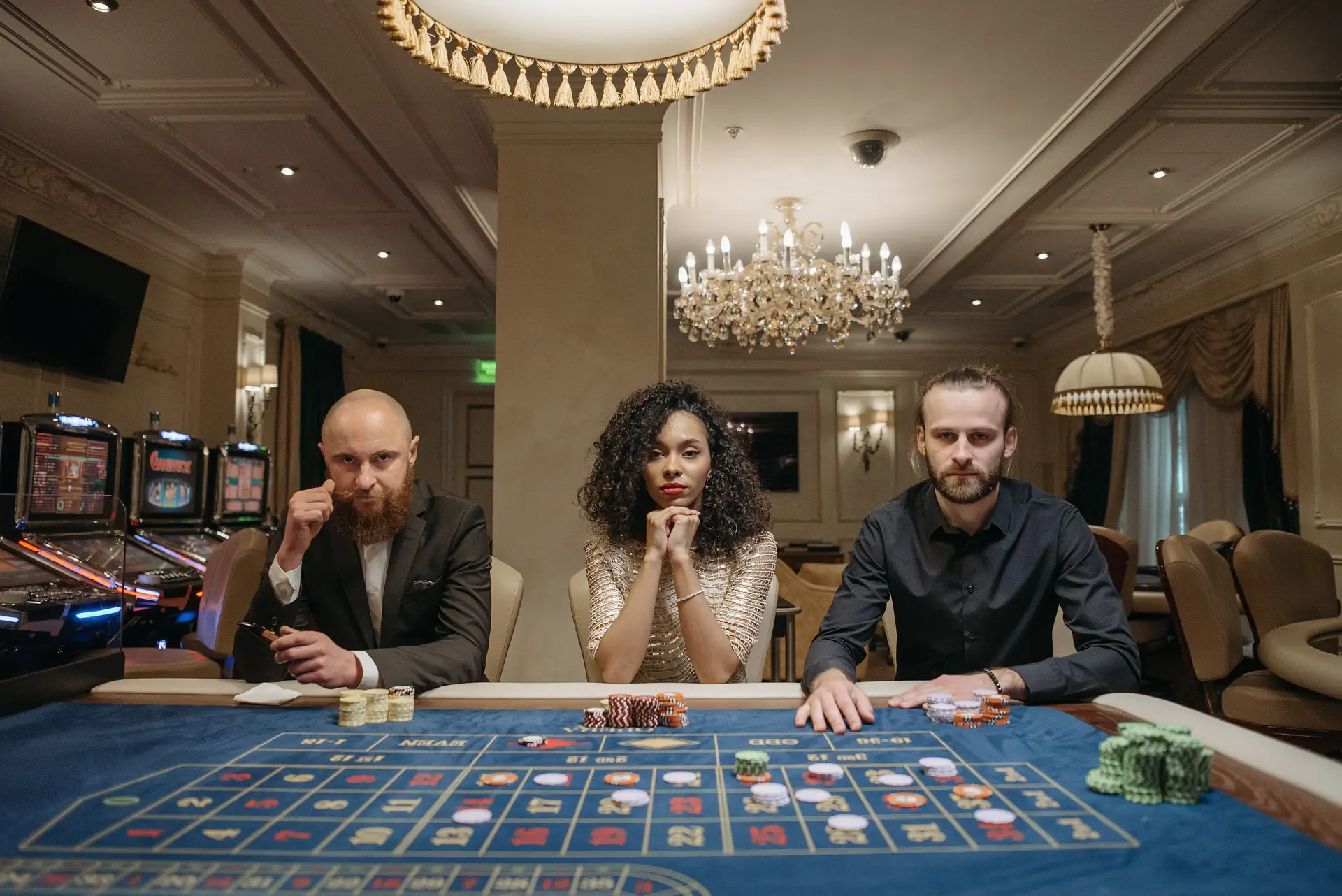 Spielszene am Blackjack-Tisch